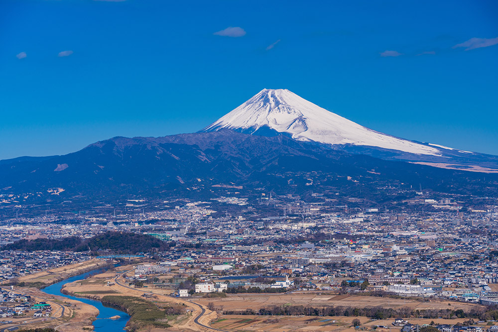 豊かな自然と暮らしに便利な施設に恵まれた街